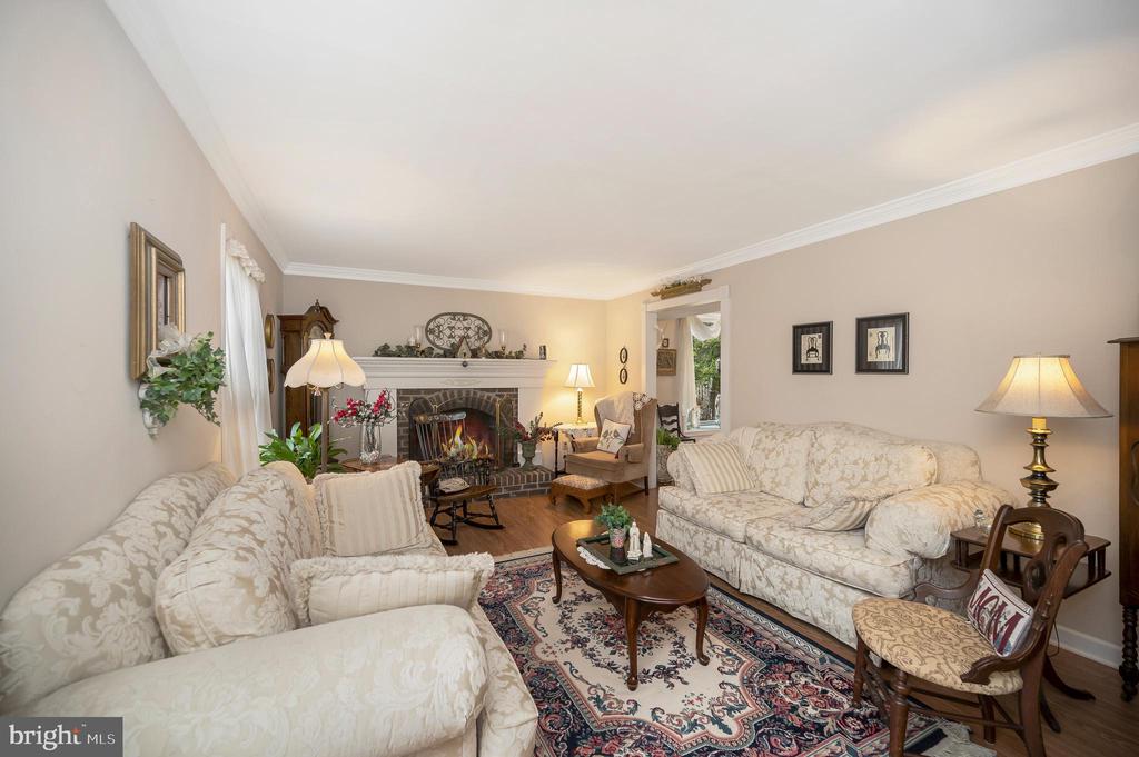 3529 WAVERLY DRIVE