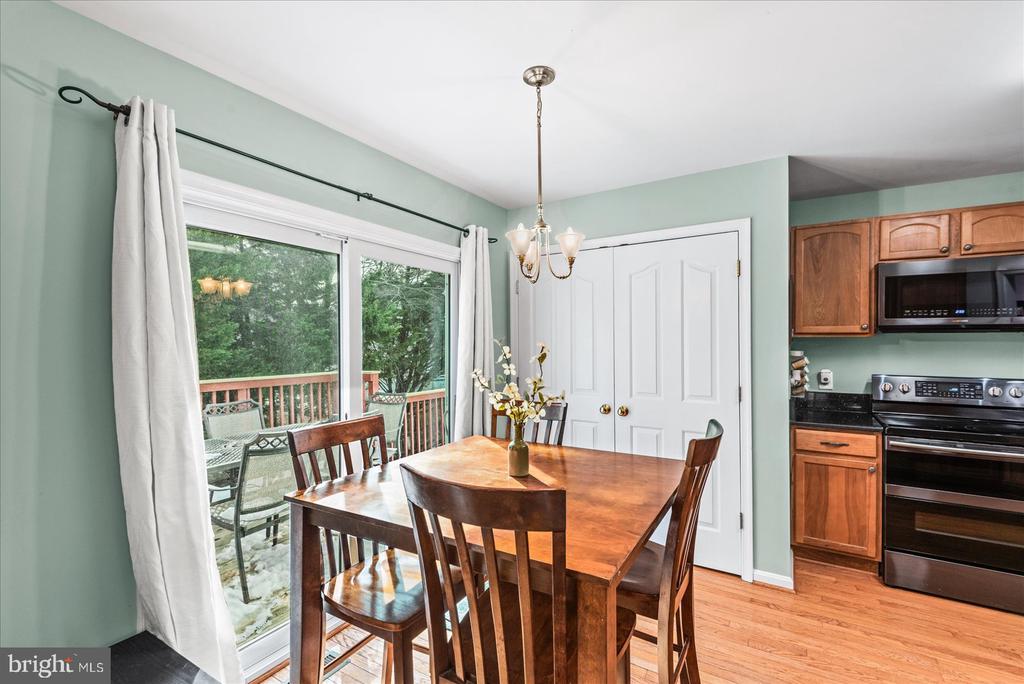 6822 BUCK LANE