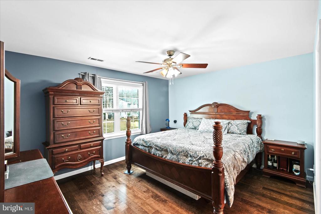 6822 BUCK LANE