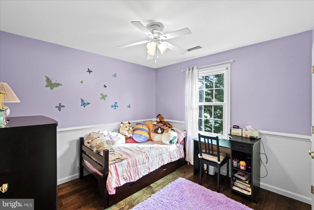6822 BUCK LANE