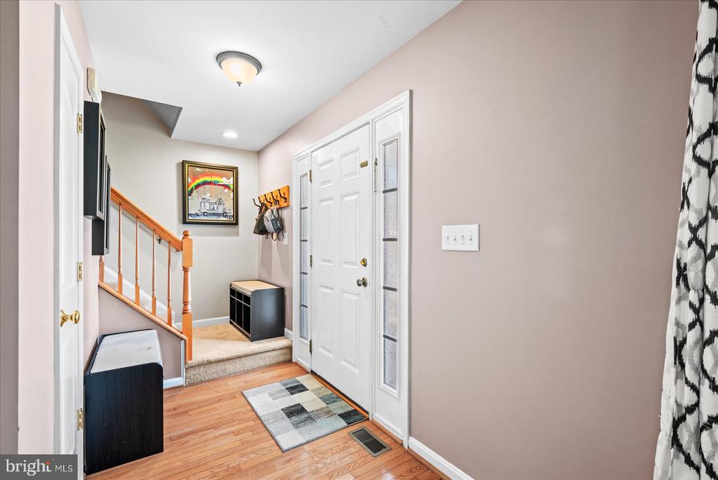 6822 BUCK LANE