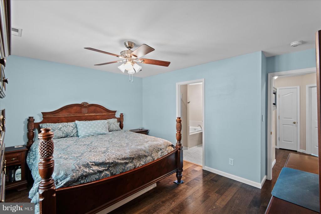 6822 BUCK LANE