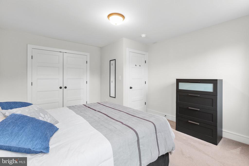 9109 Winfield Ct