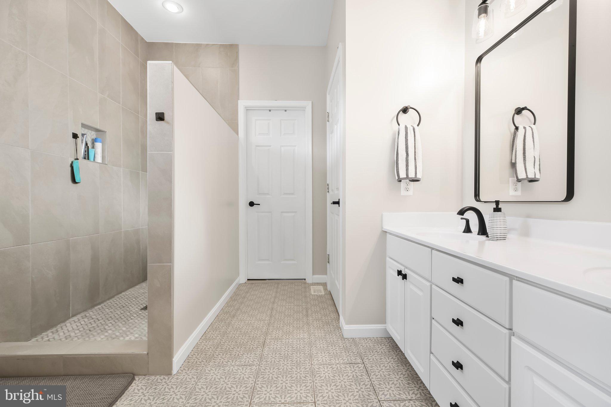 10108 Colechester St