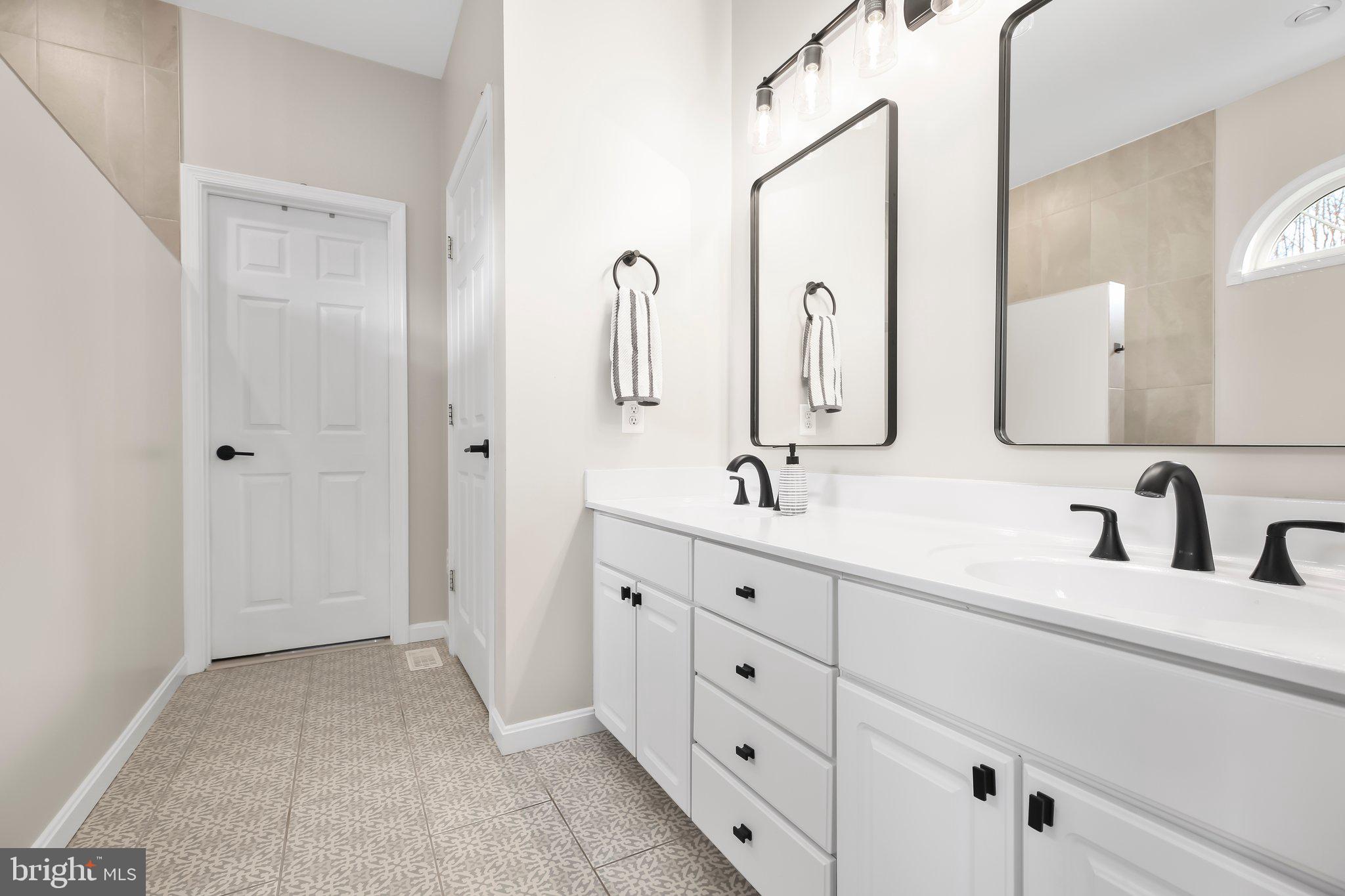 10108 Colechester St