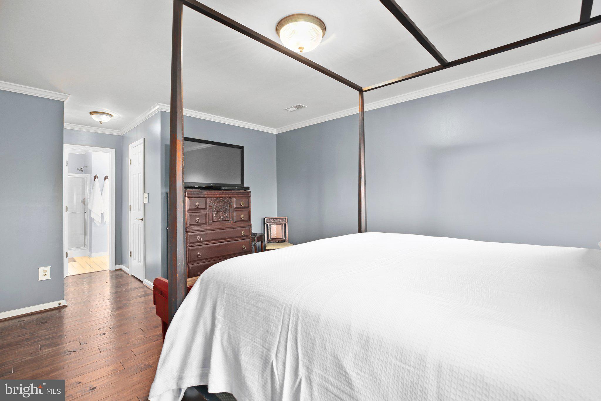 6122 N DANFORD STREET