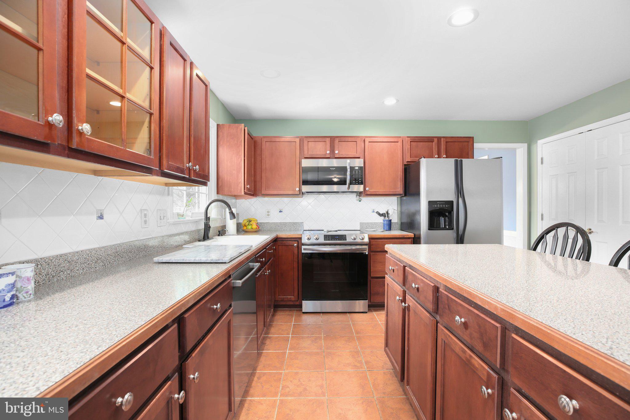 6122 N DANFORD STREET