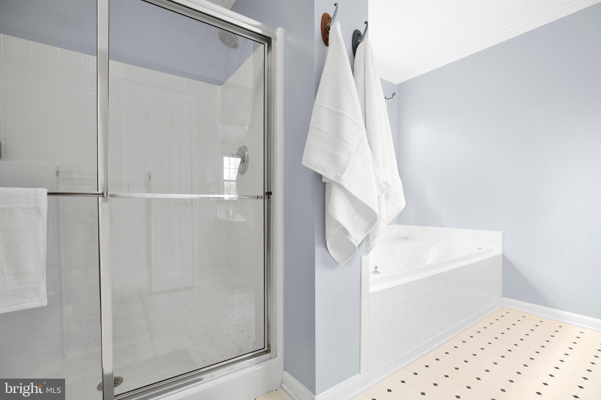 6122 N DANFORD STREET