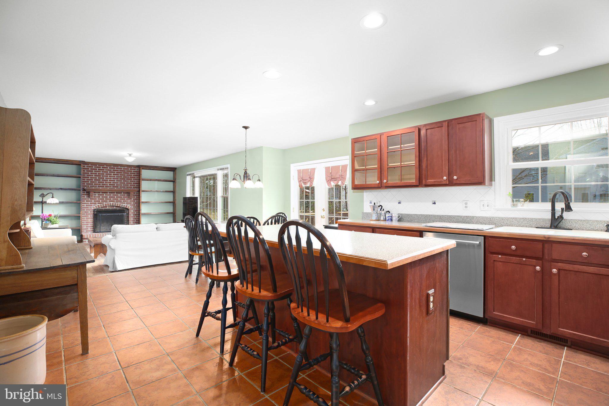 6122 N DANFORD STREET