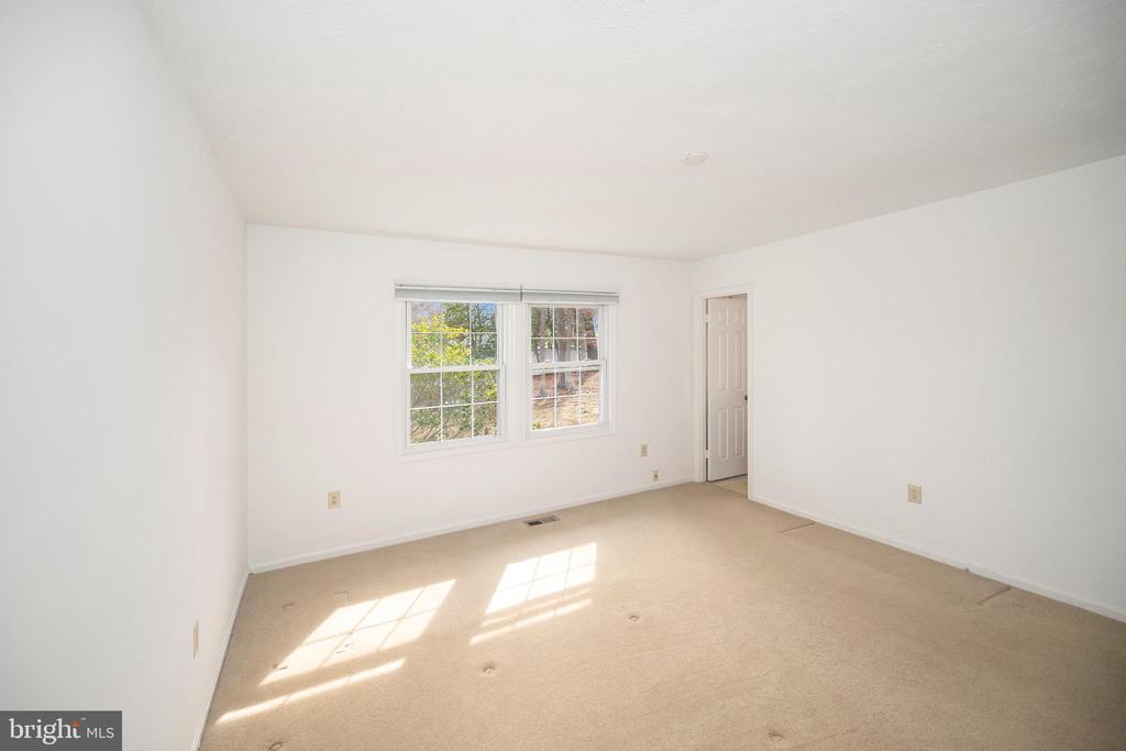 3316 WAVERLY DRIVE