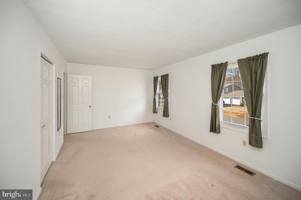 3316 WAVERLY DRIVE