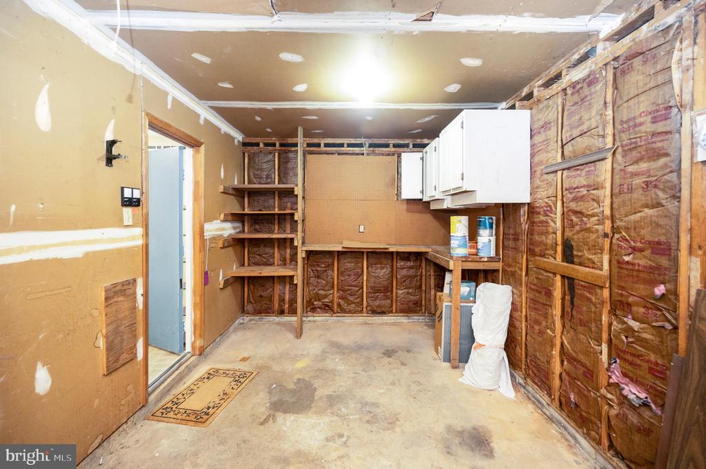3316 WAVERLY DRIVE