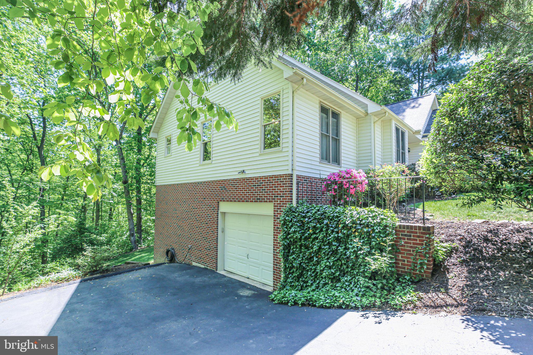 9711 Gunston Hall Rd