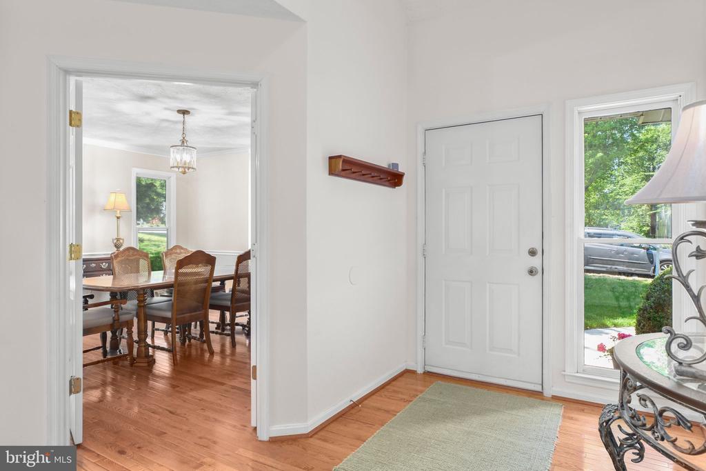 9711 Gunston Hall Rd