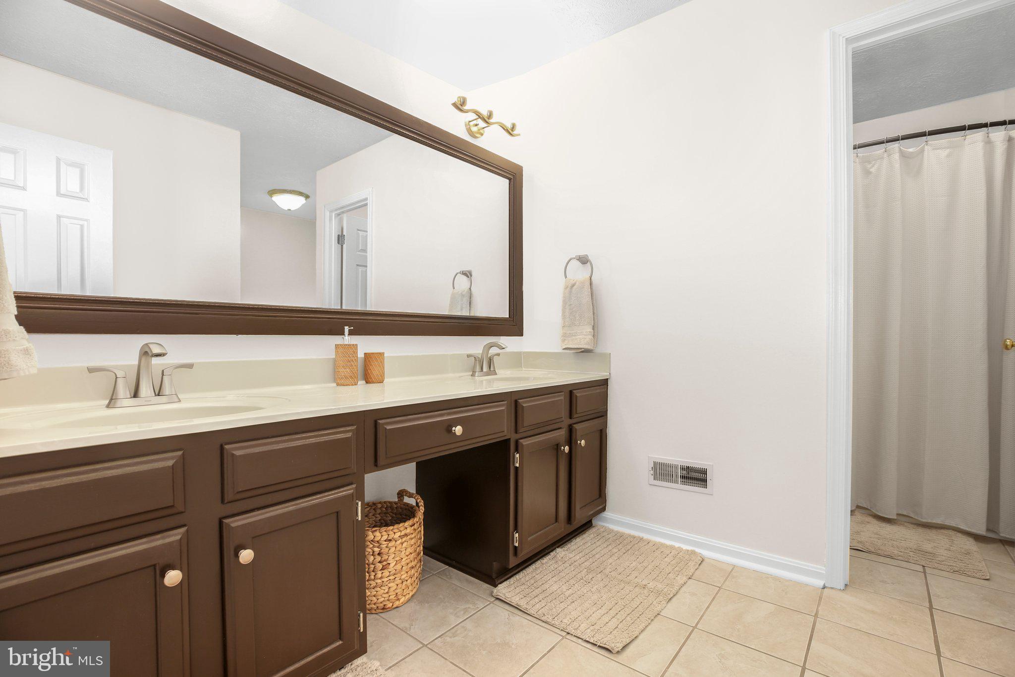 9711 Gunston Hall Rd