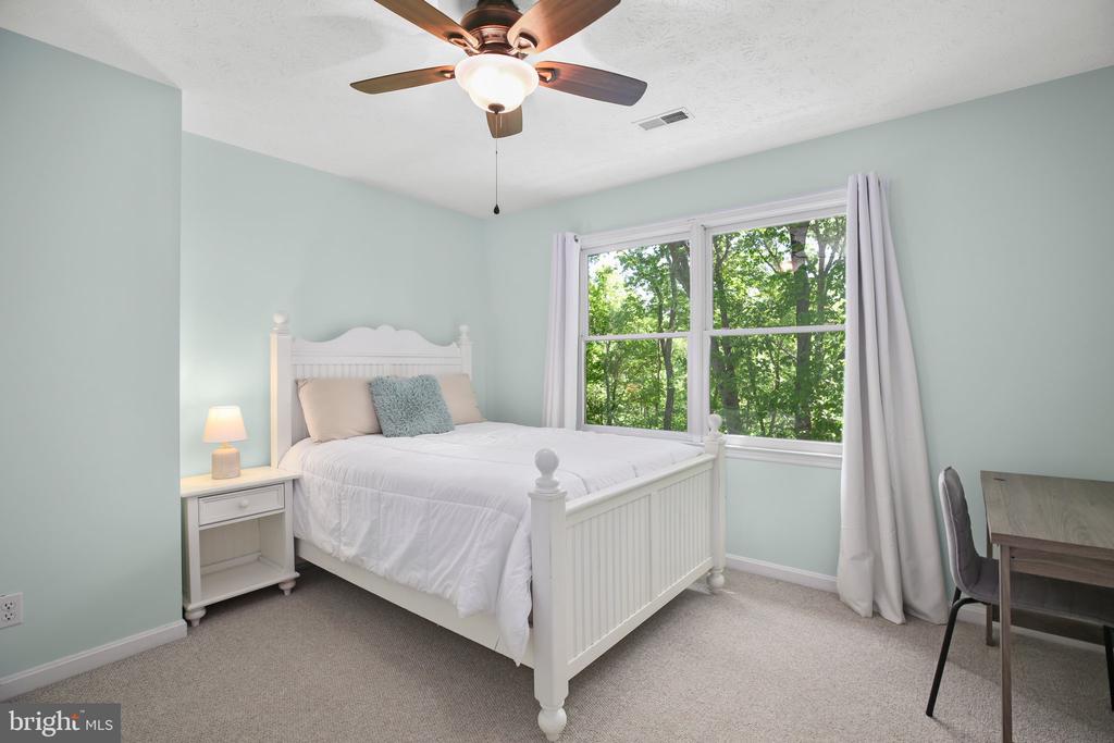 9711 Gunston Hall Rd