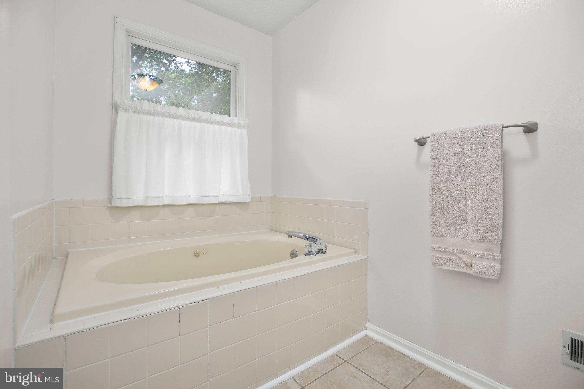 9711 Gunston Hall Rd