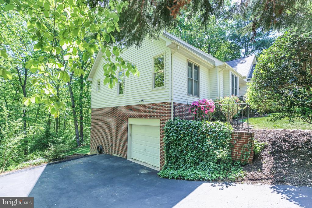 9711 Gunston Hall Rd
