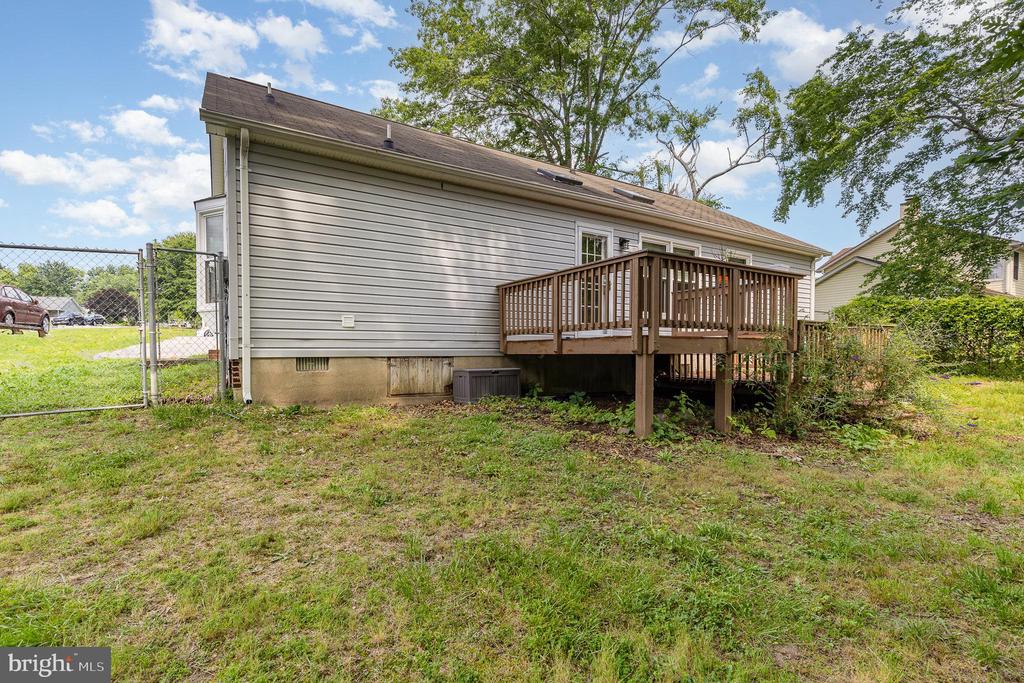 524 HALLECK STREET