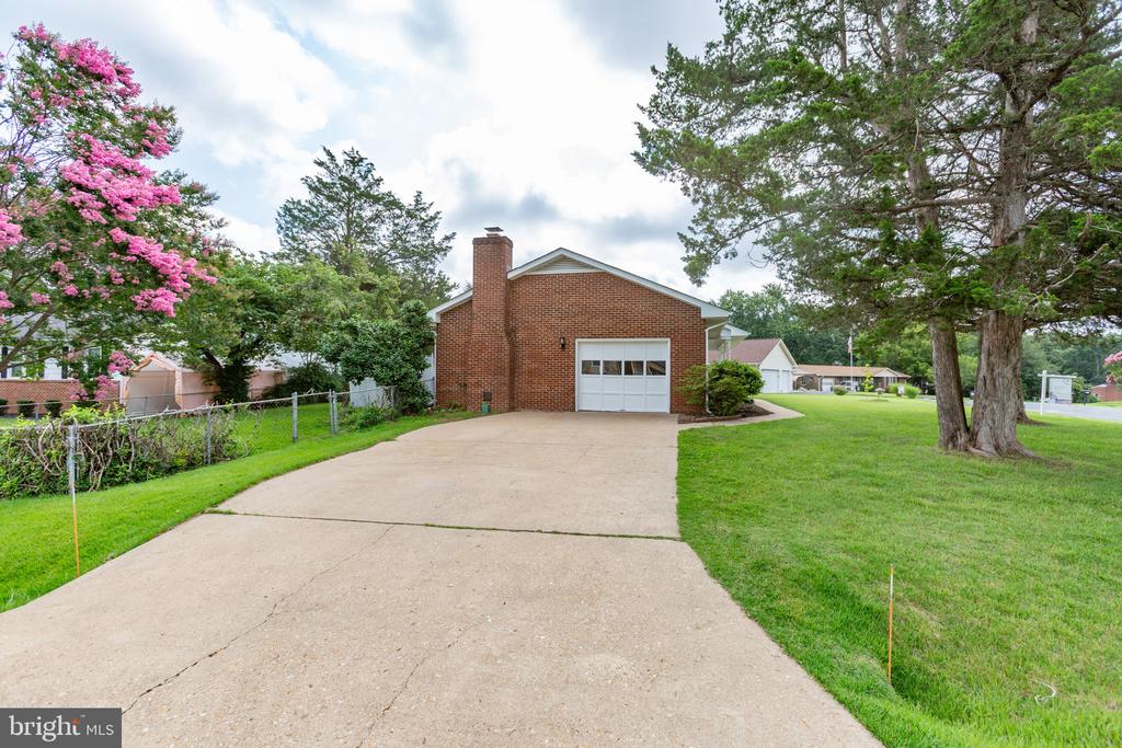 307 Butternut Dr