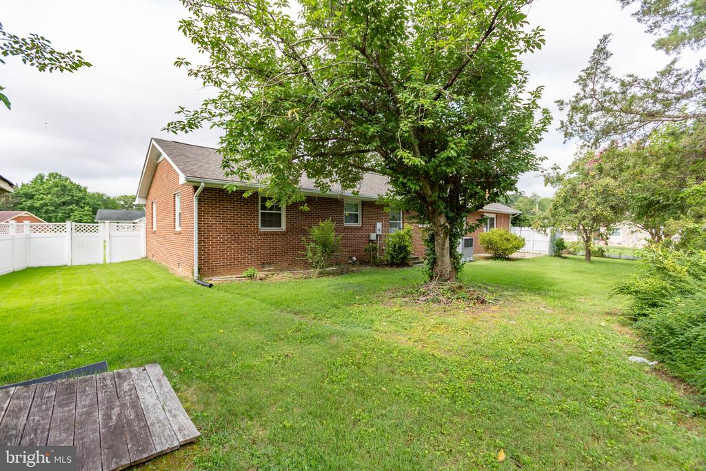 307 Butternut Dr
