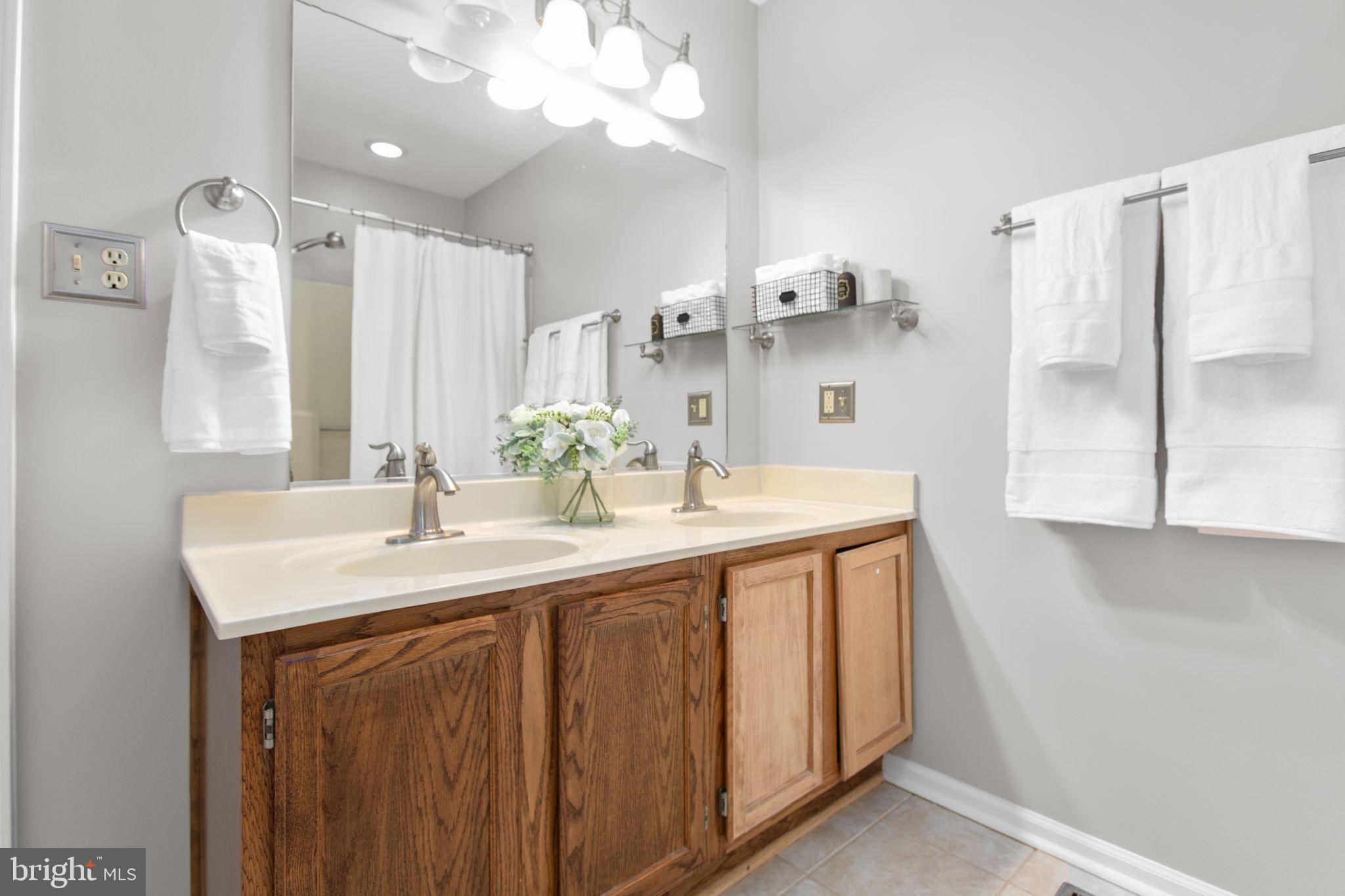 11923 GARDENIA DRIVE