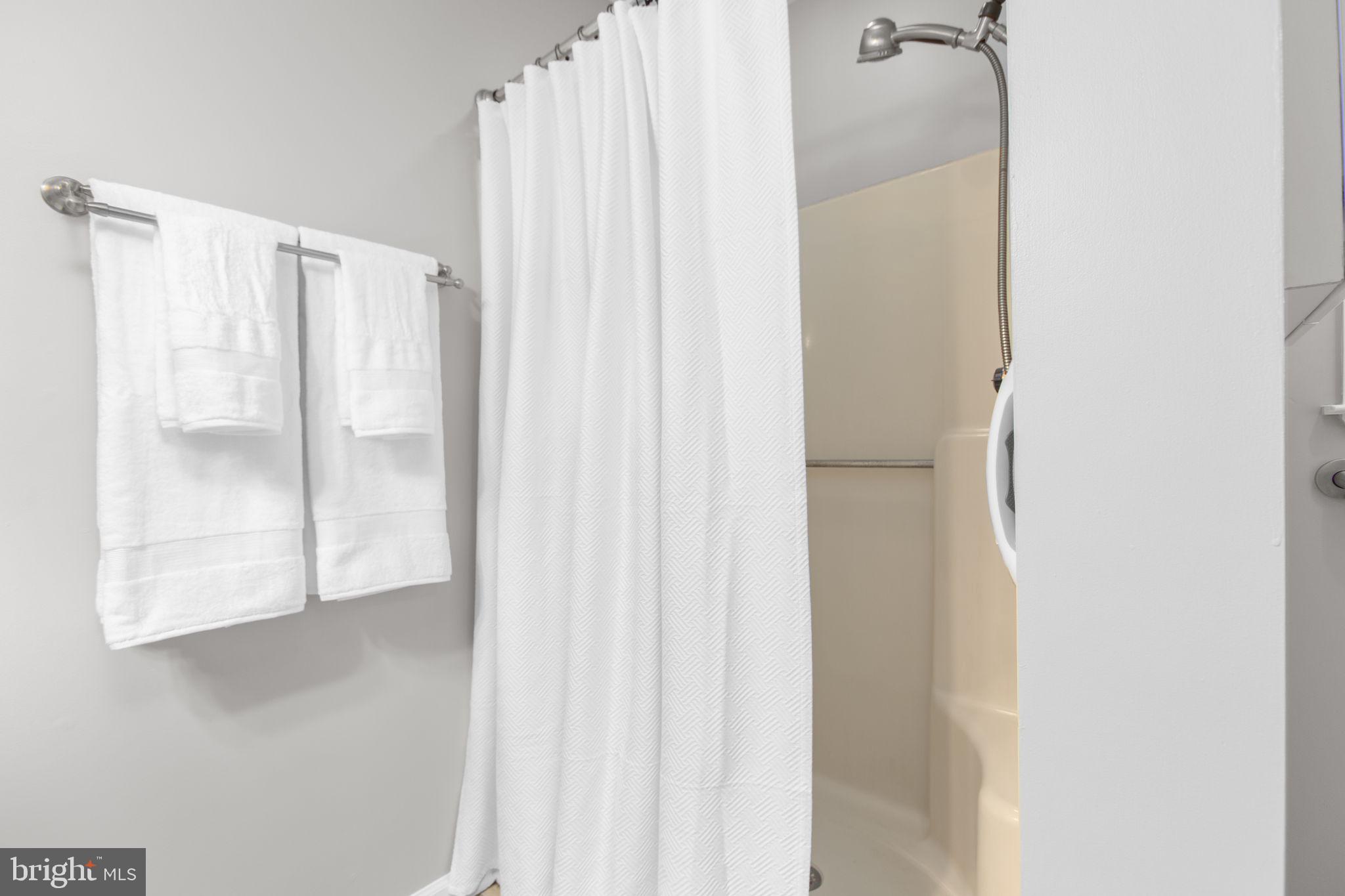 11923 GARDENIA DRIVE