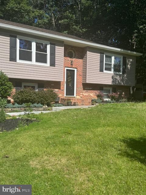 704 CANDLE RIDGE COURT