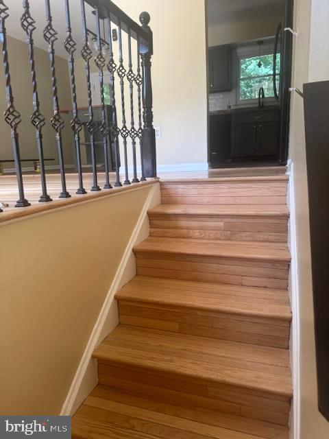 704 CANDLE RIDGE COURT