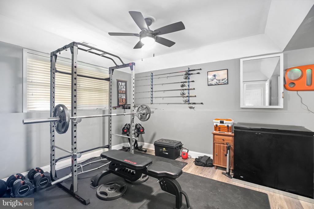 10708 LIVE OAK COURT