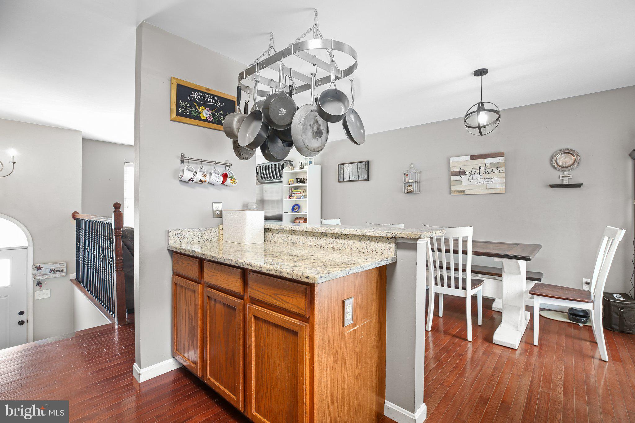 10708 LIVE OAK COURT