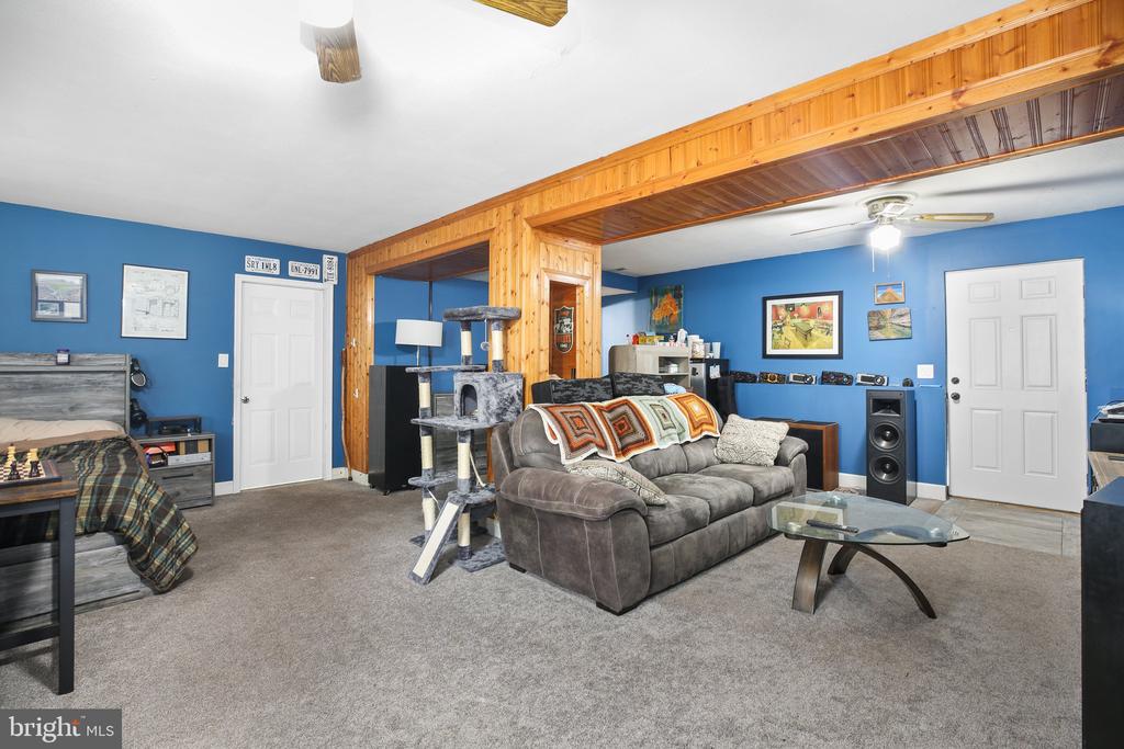 10708 LIVE OAK COURT