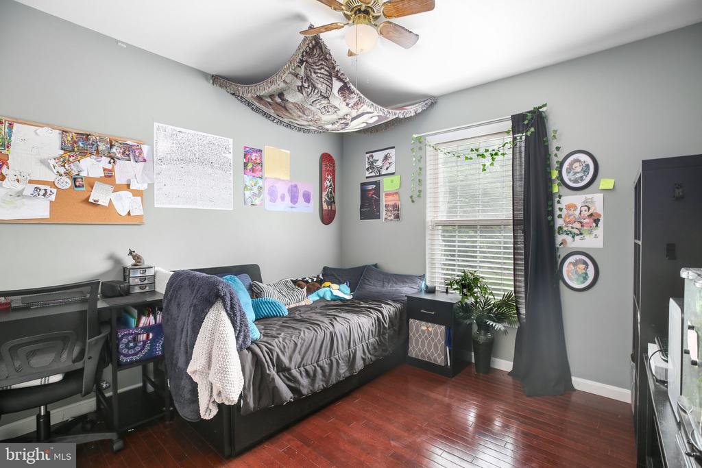 10708 LIVE OAK COURT