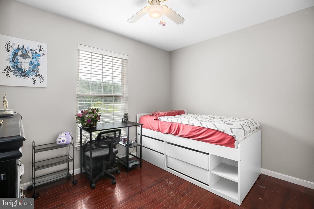 10708 LIVE OAK COURT