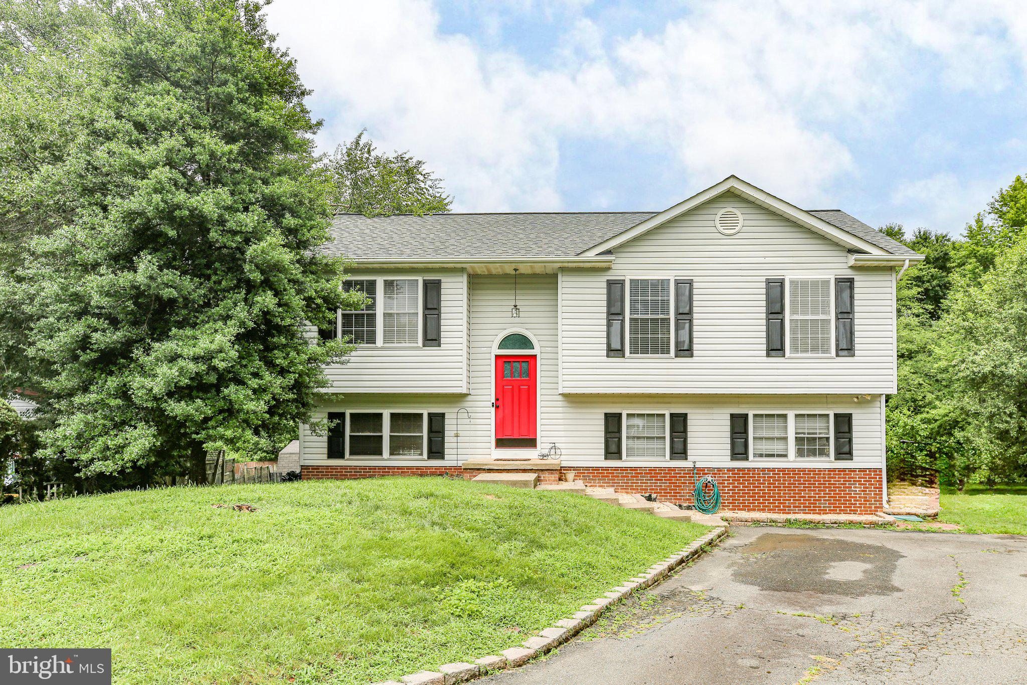 10708 LIVE OAK COURT