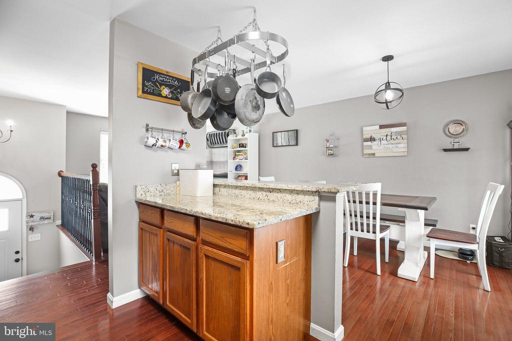 10708 LIVE OAK COURT
