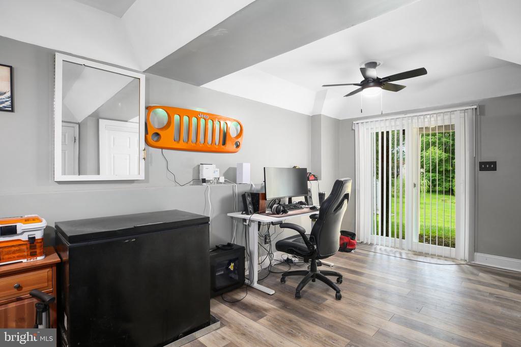 10708 LIVE OAK COURT