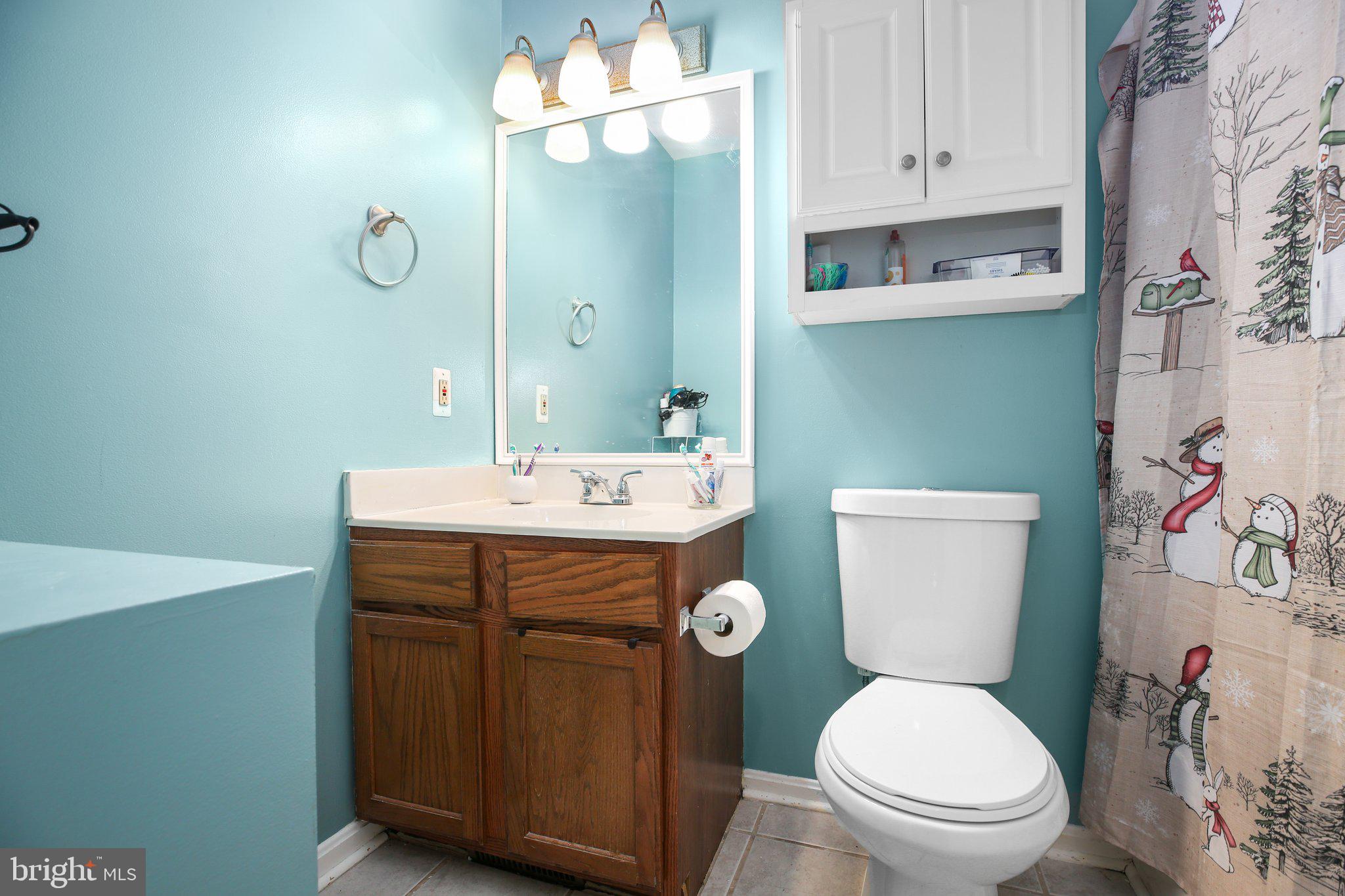 10708 LIVE OAK COURT