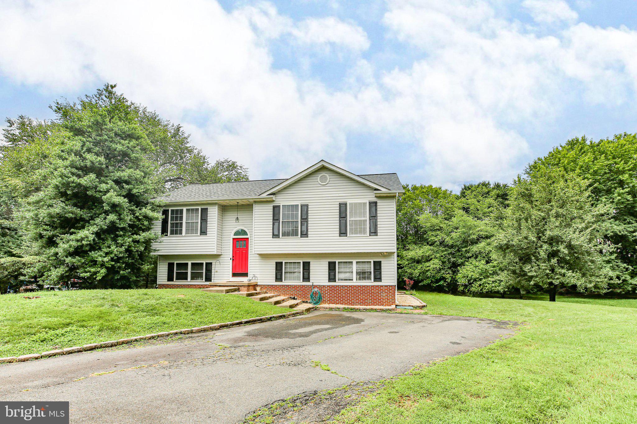 10708 LIVE OAK COURT