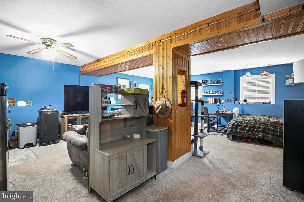 10708 LIVE OAK COURT