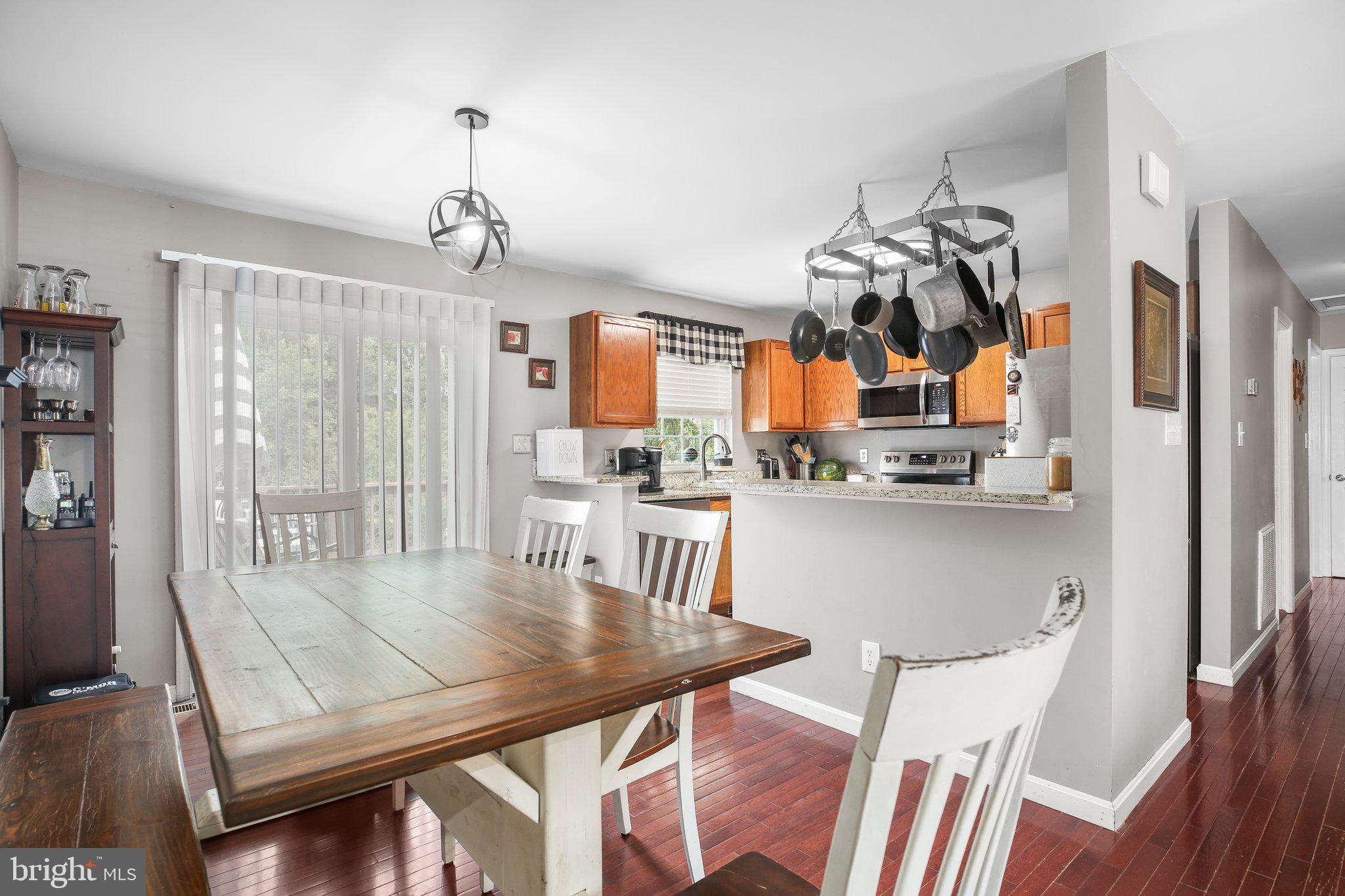 10708 LIVE OAK COURT