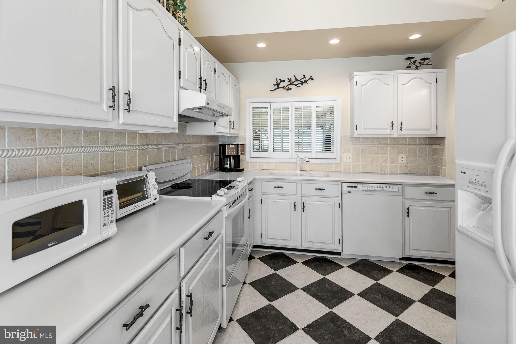 11223 STONE MILL COURT