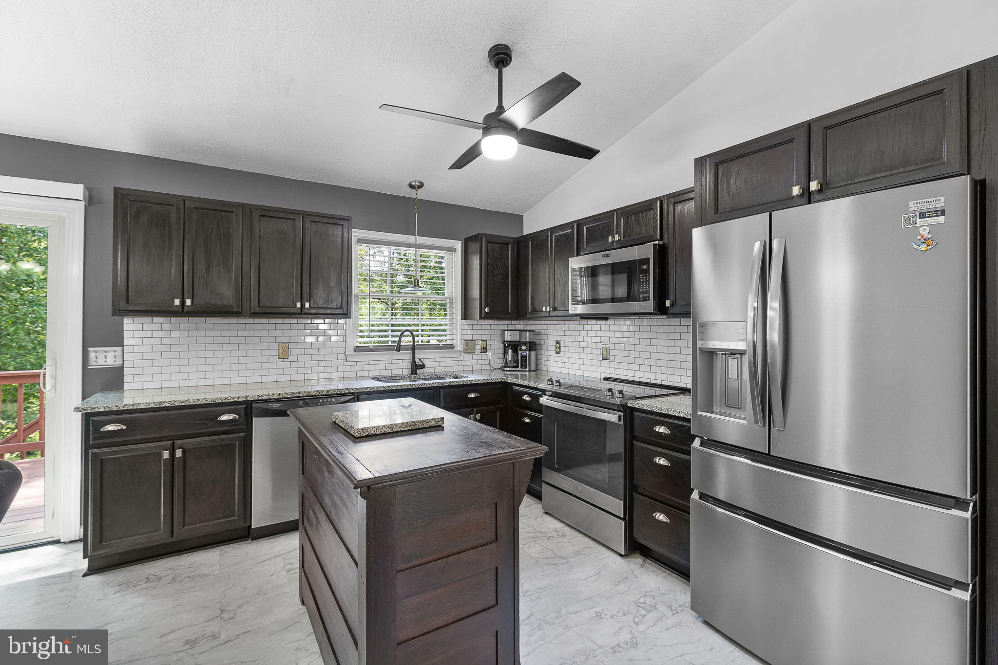 10417 FOREST HILL COURT