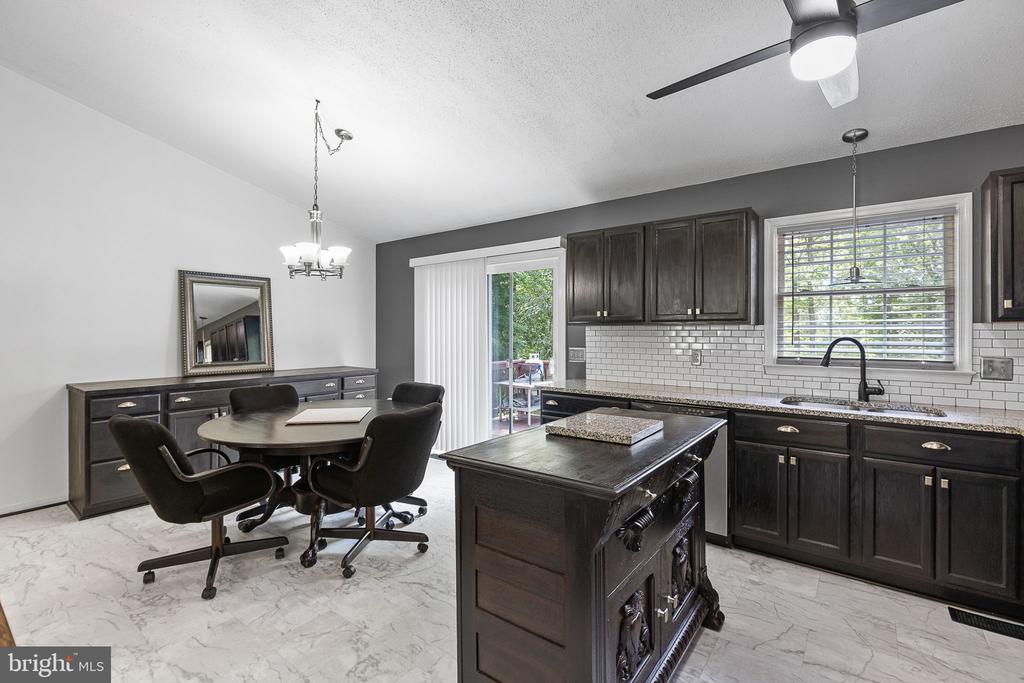 10417 FOREST HILL COURT