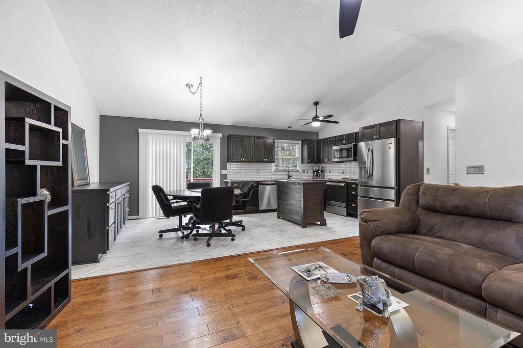 10417 FOREST HILL COURT