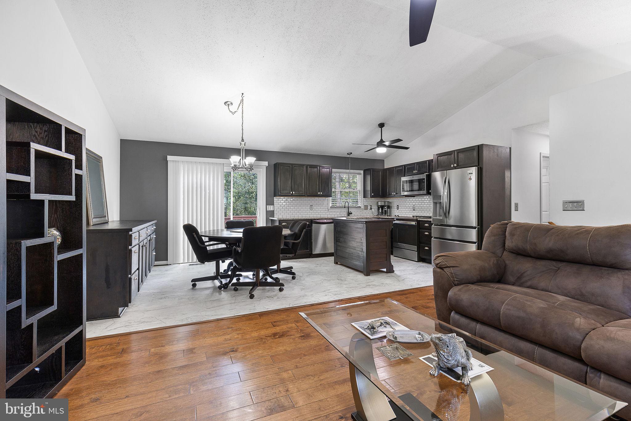 10417 FOREST HILL COURT