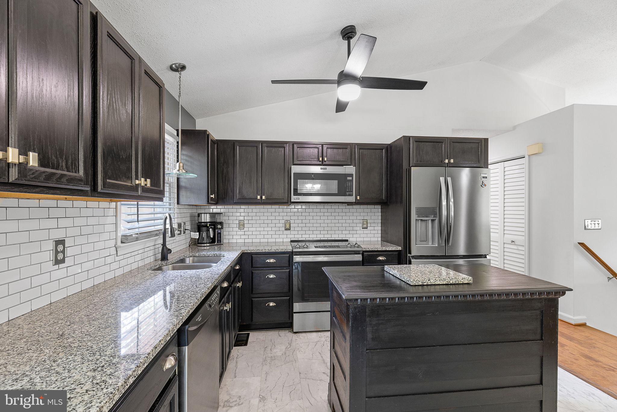 10417 FOREST HILL COURT