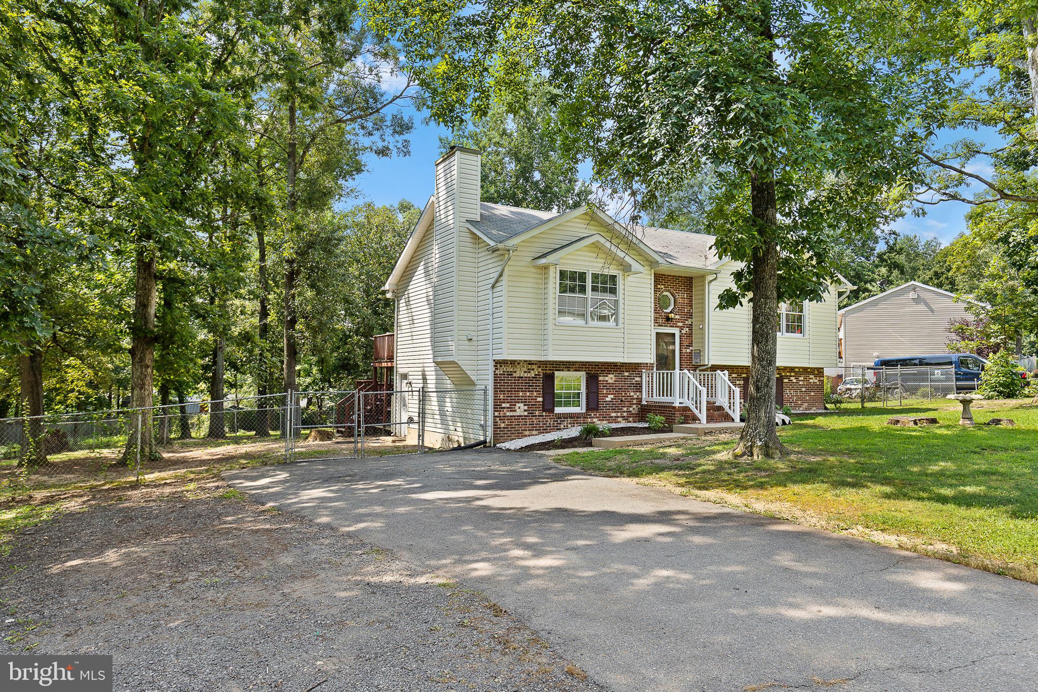 10417 FOREST HILL COURT