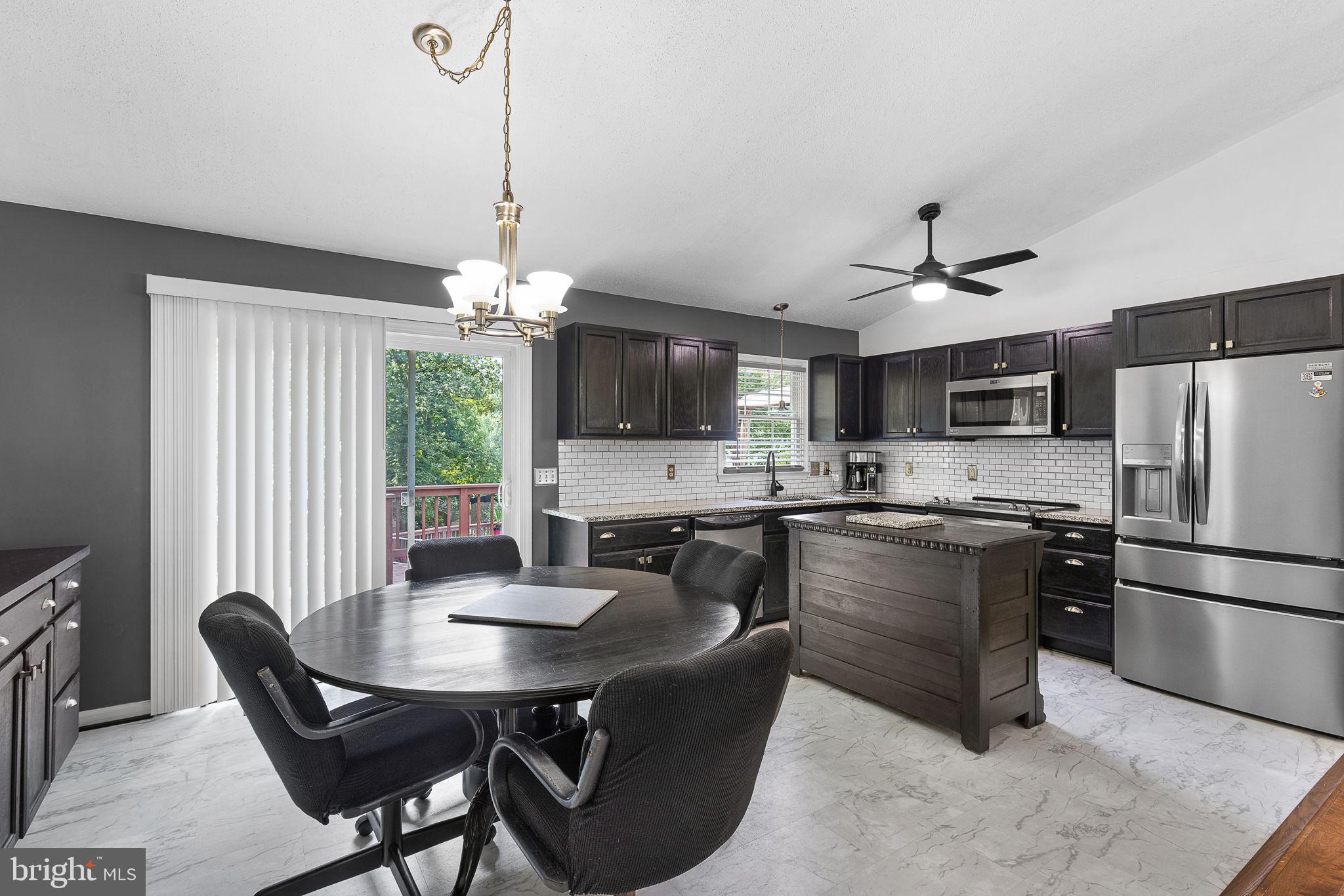 10417 FOREST HILL COURT