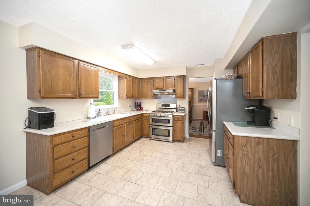 7500 HARVEST LANE